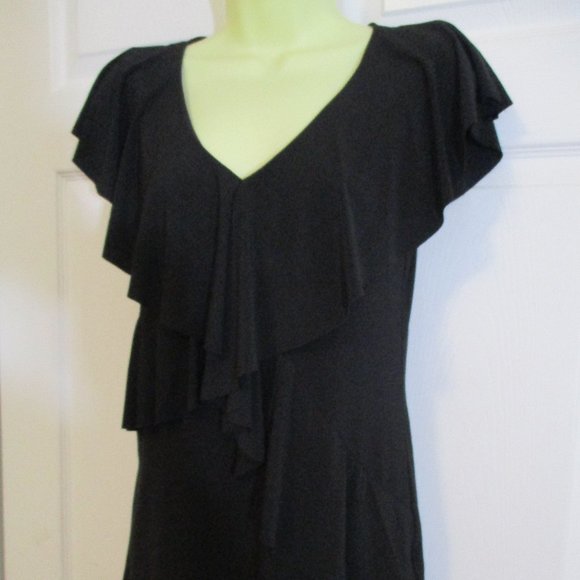 V-Neck Ruffled Knit Top Cap Sleeves Crochet Rear Detail - Picture 4 of 8